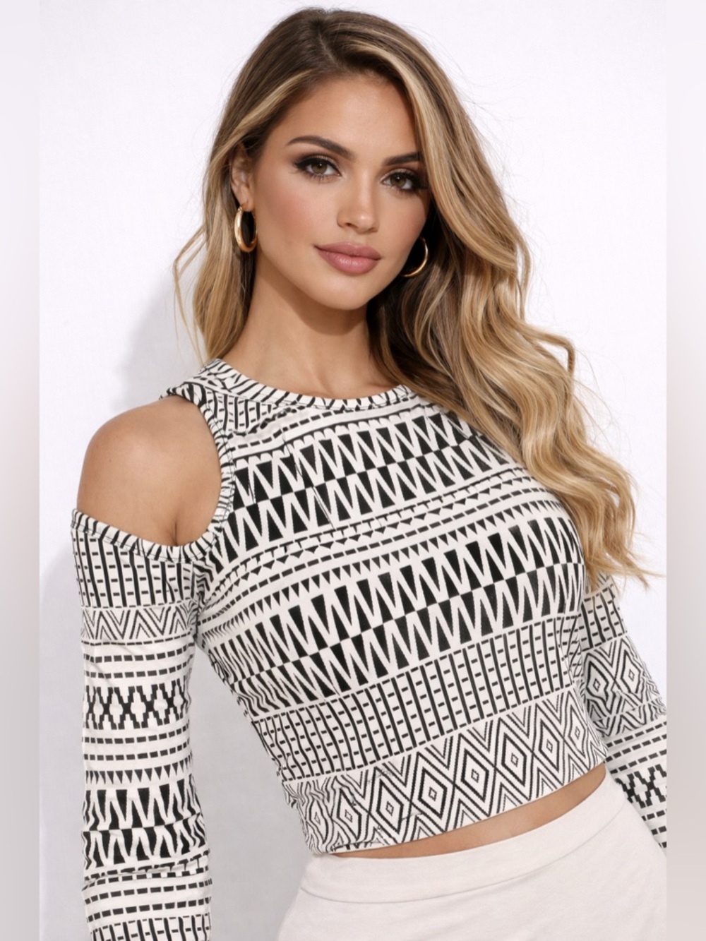 L.A. Hearts NWT Black Ivory Tribal Print Cold Shoulder Crop Top Small